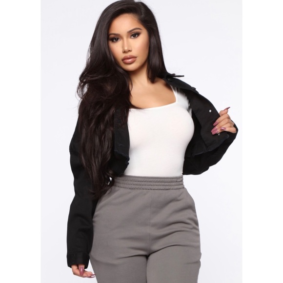Fashion Nova Jackets & Blazers - Cropped black stylish jacket